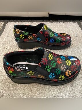New Klog Footwear Naples Paws pattern loafer shoes women’s size 8 & 8.5